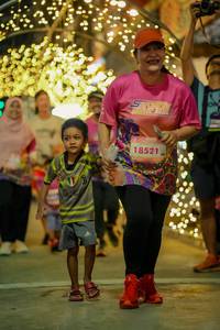 BIB: 18521
                            <button type="button" onclick="openModal(24742325)" class="btn btn-primary btn-sm float-right btn-popup" data-toggle="modal" data-target=".modal-high-quality">
                        <i class="fas fa-shopping-cart"></i> Add to Cart
                    </button>
                                            <button type="button" onclick="isThisMe(24742325, true)" class="btn btn-success btn-sm float-right btn-popup btn-isme hidden" data-toggle="tooltip" data-placement="bottom" title="นี่คือรูปของคุณใช่ไหม คลิกที่นี่เพื่อเอาเข้าอัลบั้ม">
                        <i class="fas fa-plus"></i> Add to album
                    </button>
                    <button type="button" onclick="isThisMe(24742325, false)" class="btn btn-warning btn-sm float-right btn-popup btn-isnotme hidden">
                        <i class="fas fa-ban"></i> Remove from album
                    </button>